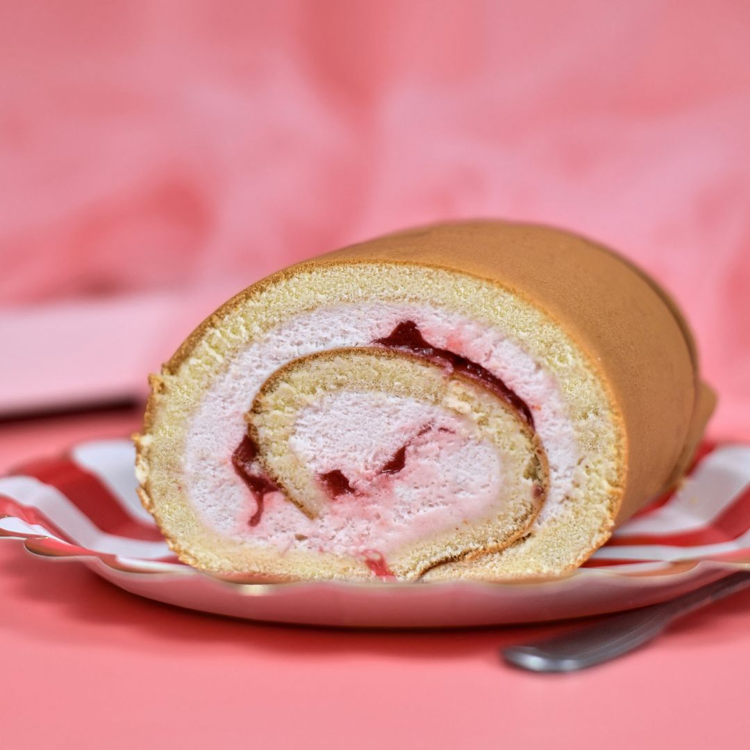 Jelly roll filled with raspberry coulis and French Buttercream.